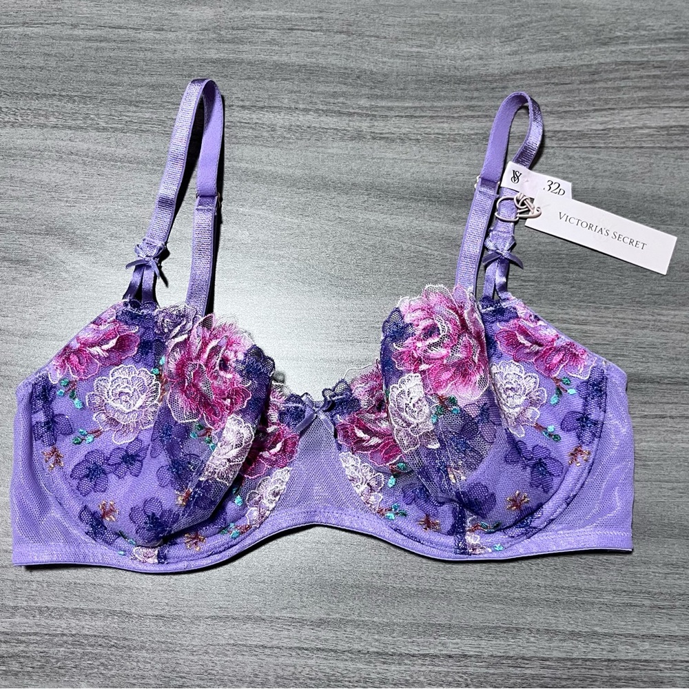 NWT Victoria’s Secret Unlined Demi Bra 32D Floral Lace Embroidery Bra